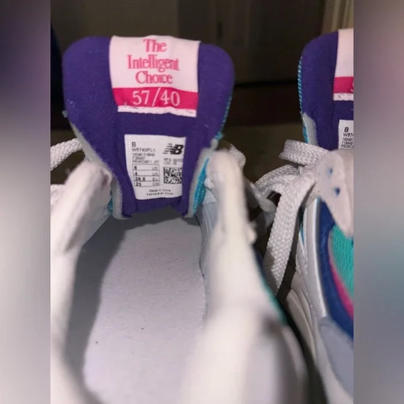 Women 57/40 New Balance Sneaker - Picture 12 of 13